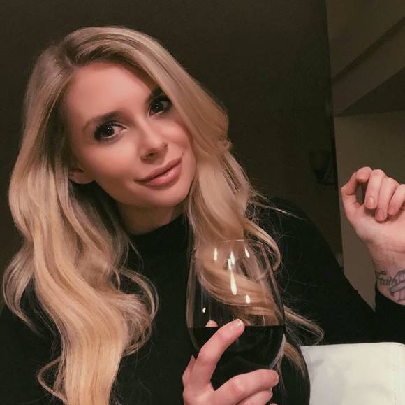 Meet your Posher, Ashlynn - Picture 1 of 1